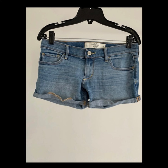 Abercrombie and Finch denim shorts size 2 - Picture 2 of 2